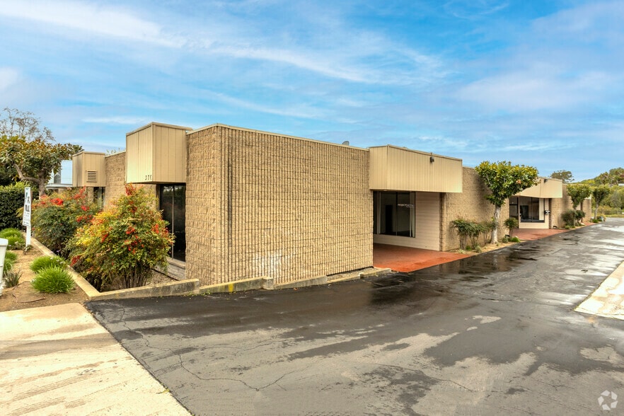 370 Mulberry Dr, San Marcos, CA for lease - Primary Photo - Image 1 of 3