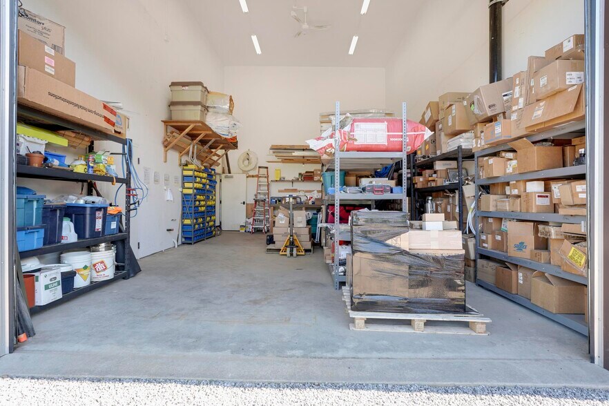 13 Commerce Crt, Bancroft, ON à vendre - Photo du bâtiment - Image 2 de 11