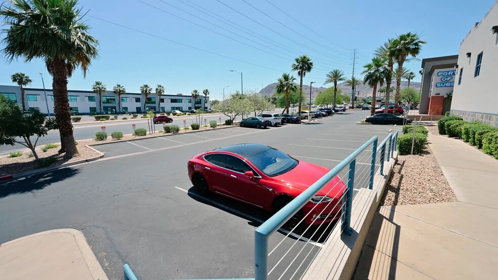 159 N Gibson Rd, Henderson, NV à vendre - Vidéo sur l’inscription commerciale - Image 2 de 32