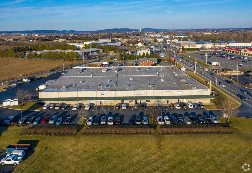 330 N Reading Rd, Ephrata, PA à louer - Photo du bâtiment - Image 3 de 12