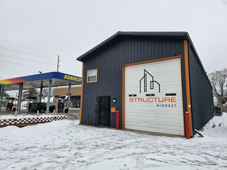 2117 W Morris St, Indianapolis, IN for lease - Building Photo - Image 2 of 15