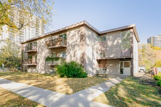 Plus de détails pour 9928 89 Av NW, Edmonton, AB - Multi-résidentiel à vendre
