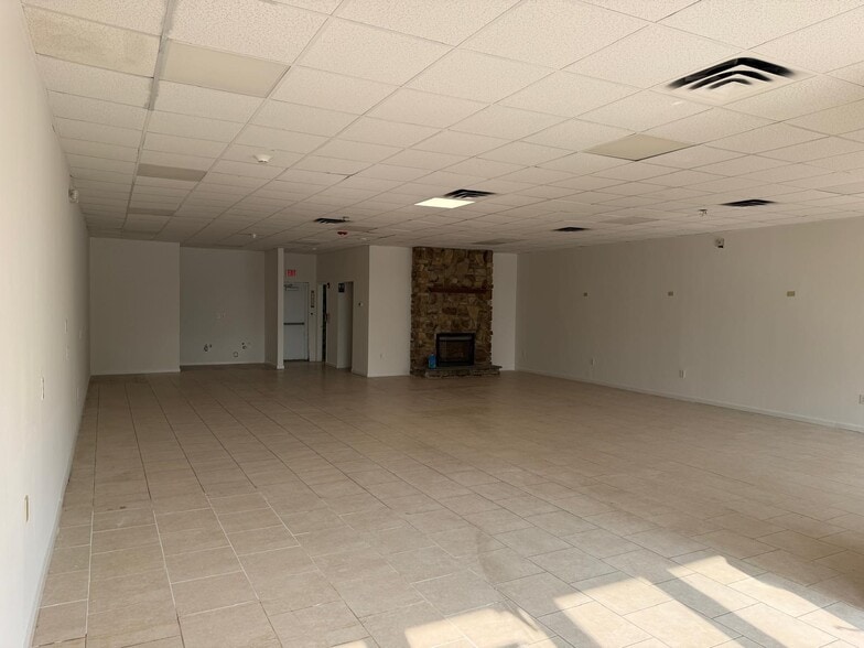 15 S Route 9W, West Haverstraw, NY for lease - Building Photo - Image 2 of 8