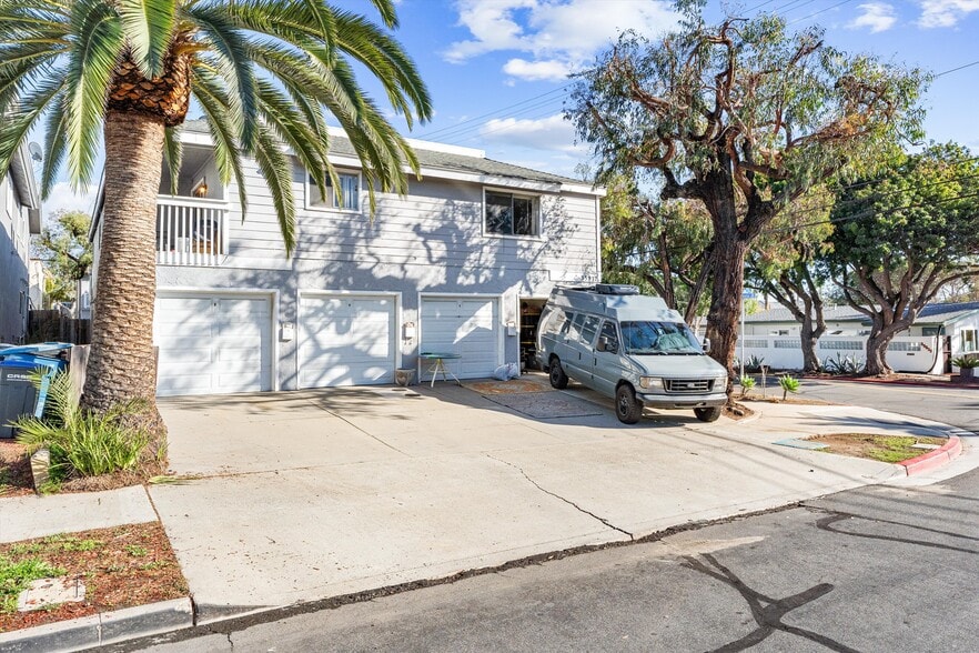 33972 Alcazar Dr, Dana Point, CA à vendre - Photo du bâtiment - Image 2 de 8