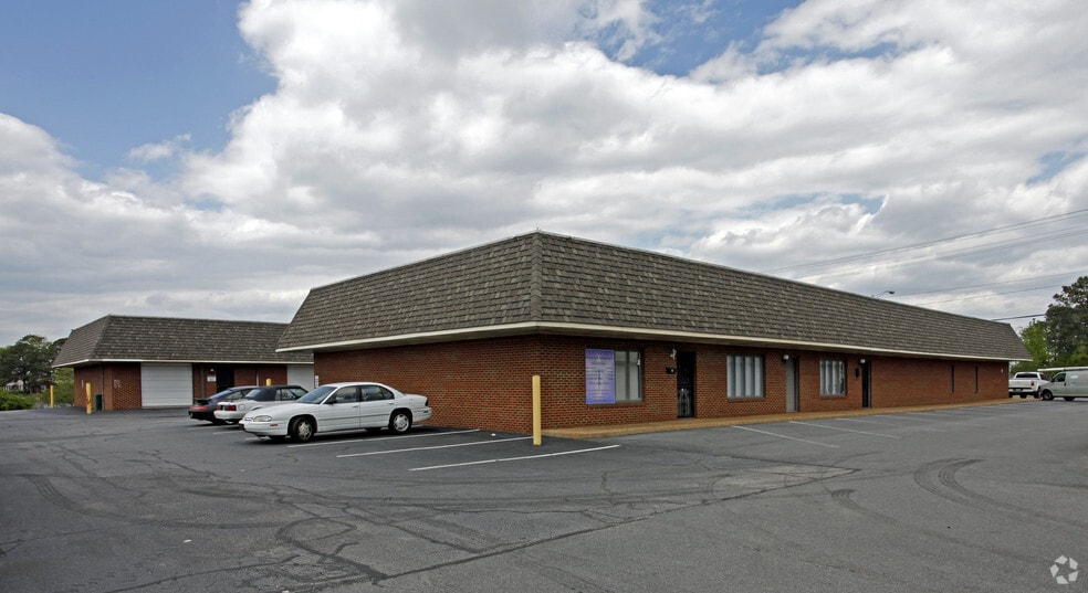 5121 E Virginia Beach Blvd, Norfolk, VA à vendre - Photo du bâtiment - Image 2 de 7