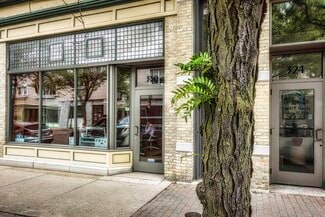 Plus de détails pour 330 W Broadway Ave, Waukesha, WI - Commerce de détail à louer