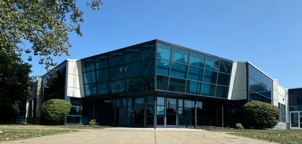 25 Northpointe Pky, Amherst, NY for lease - Building Photo - Image 1 of 1