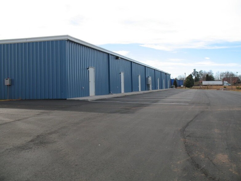 6137 Denver Industrial Park Rd, Denver, NC à louer - Photo du bâtiment - Image 3 de 6