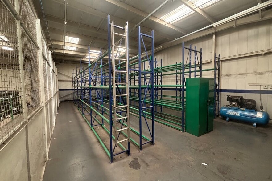 Hobley Dr, Swindon for lease - Interior Photo - Image 2 of 2
