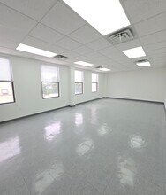 17717 150th Ave, Jamaica, NY for lease Interior Photo- Image 2 of 7