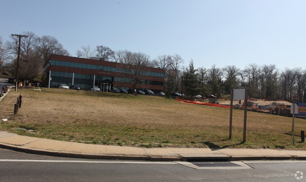 8421-8429 Baltimore Ave, College Park, MD for sale - Building Photo - Image 2 of 3