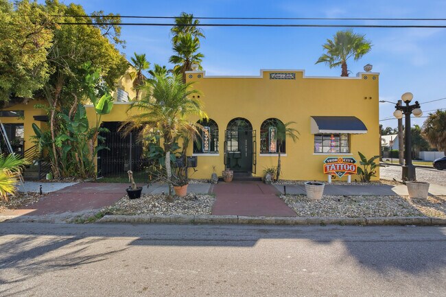 Plus de détails pour 1901 E 5th Ave, Tampa, FL - Flex à vendre