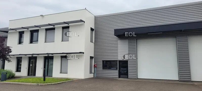 Flex in Décines-Charpieu for lease - Building Photo - Image 1 of 8