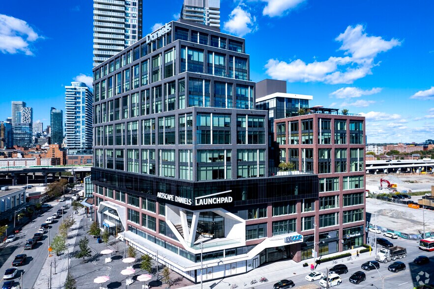 130 Queens Quay E, Toronto, ON à vendre - Photo du bâtiment - Image 2 de 22