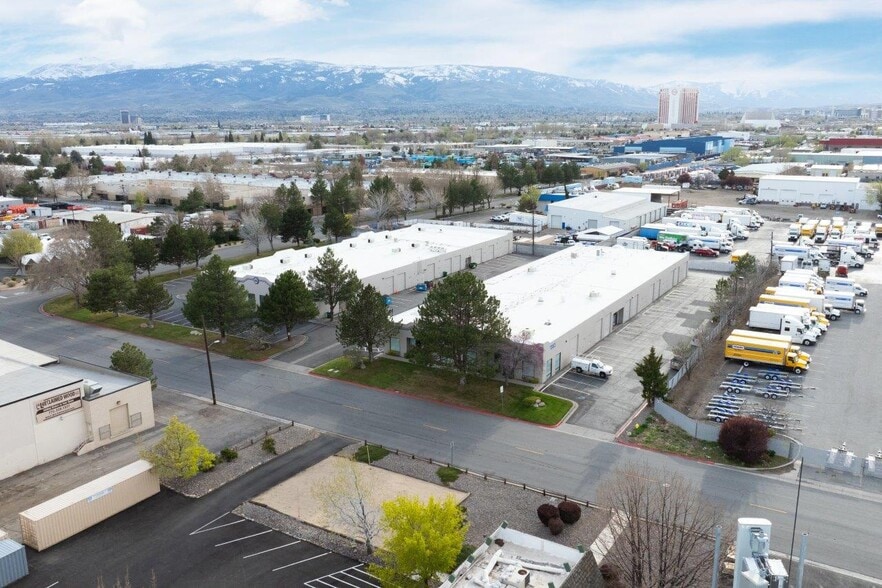 1350 Freeport Blvd, Sparks, NV à louer - Photo du bâtiment - Image 3 de 23