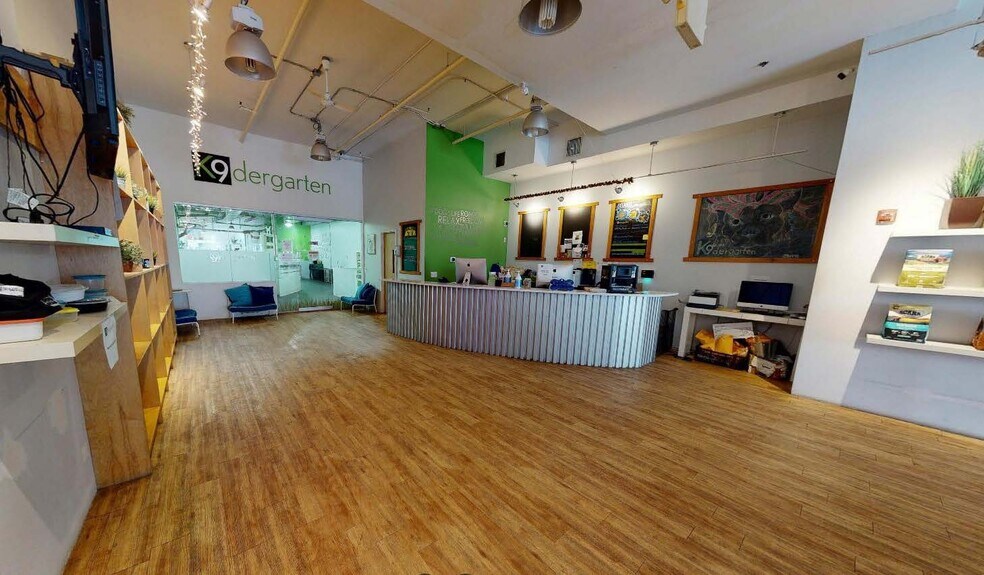 173 Newark Ave, Jersey City, NJ for lease - Interior Photo - Image 3 of 8