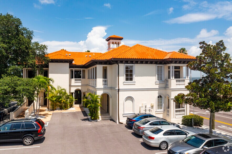 2905 Bayshore Blvd, Tampa, FL à louer - Photo du bâtiment - Image 3 de 7