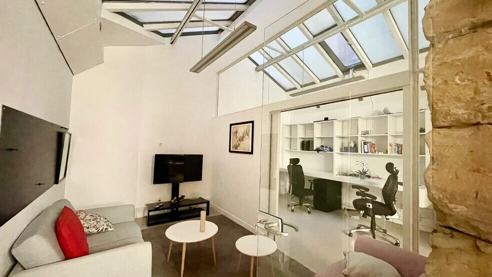 Immeuble residentiel dans Lyon à vendre - Photo du bâtiment - Image 3 de 8