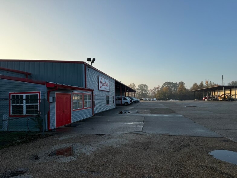 7000 Greenwell Springs Rd, Baton Rouge, LA for sale - Building Photo - Image 2 of 5