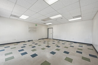 11555 Sorrento Valley Rd, San Diego, CA for lease Interior Photo- Image 1 of 7