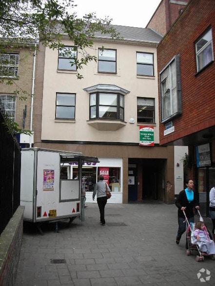 7 Trinity Sq, Colchester for lease - Building Photo - Image 2 of 4