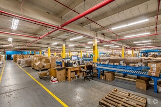 60-15 Little Neck Pky, Little Neck, NY for lease Interior Photo- Image 2 of 3