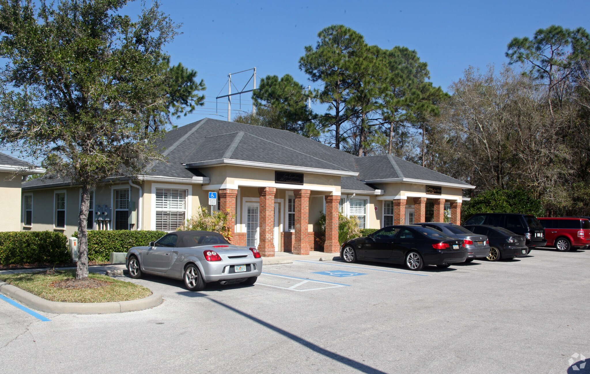 11043 Countryway Blvd, Tampa, FL for lease Primary Photo- Image 1 of 20
