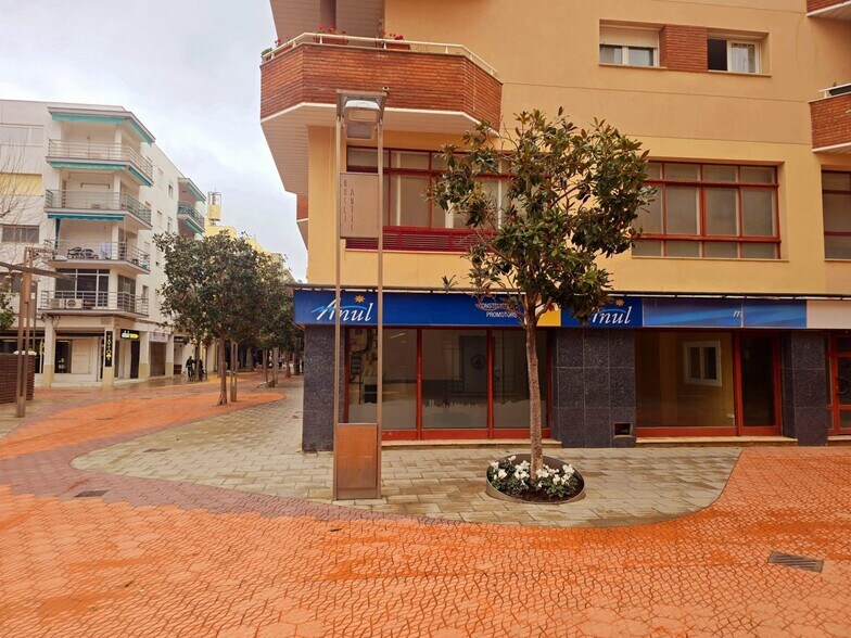 Retail in Salou for sale - Building Photo - Image 1 of 21