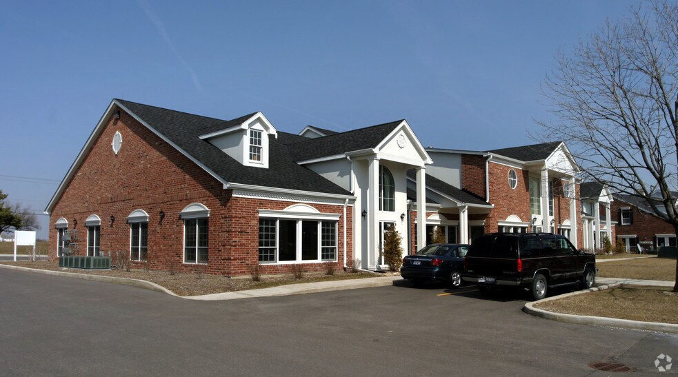 33 W Higgins Rd, South Barrington, IL à vendre - Photo du bâtiment - Image 2 de 3