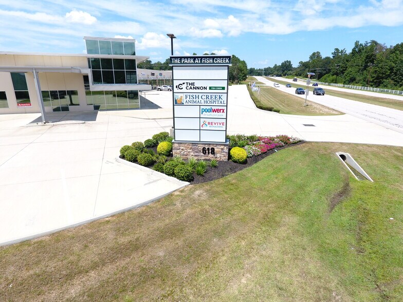 618 Fish Creek Thoroughfare, Montgomery, TX à louer - Photo du bâtiment - Image 3 de 10