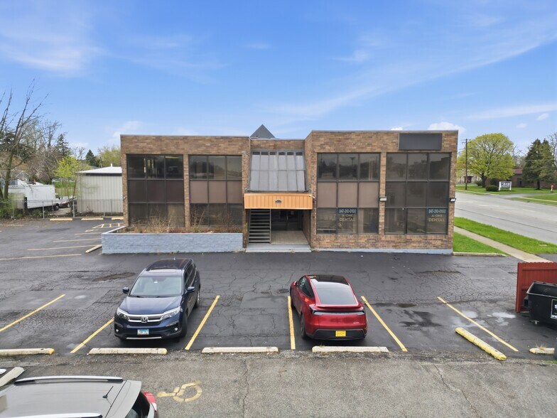 2071 Irving Park Rd, Hanover Park, IL à vendre - Photo du bâtiment - Image 3 de 32