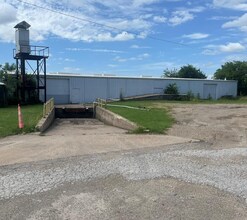 425 Peters St, Waxahachie, TX for lease Interior Photo- Image 2 of 5