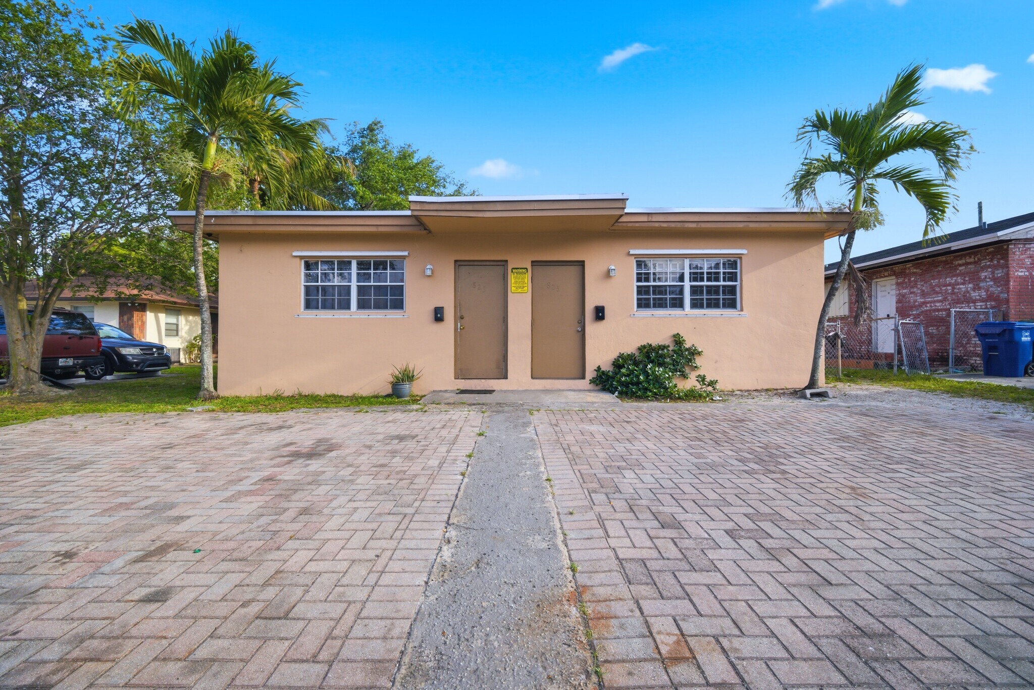 823-825 NW 9th St, Hallandale Beach, FL à vendre Photo principale- Image 1 de 14