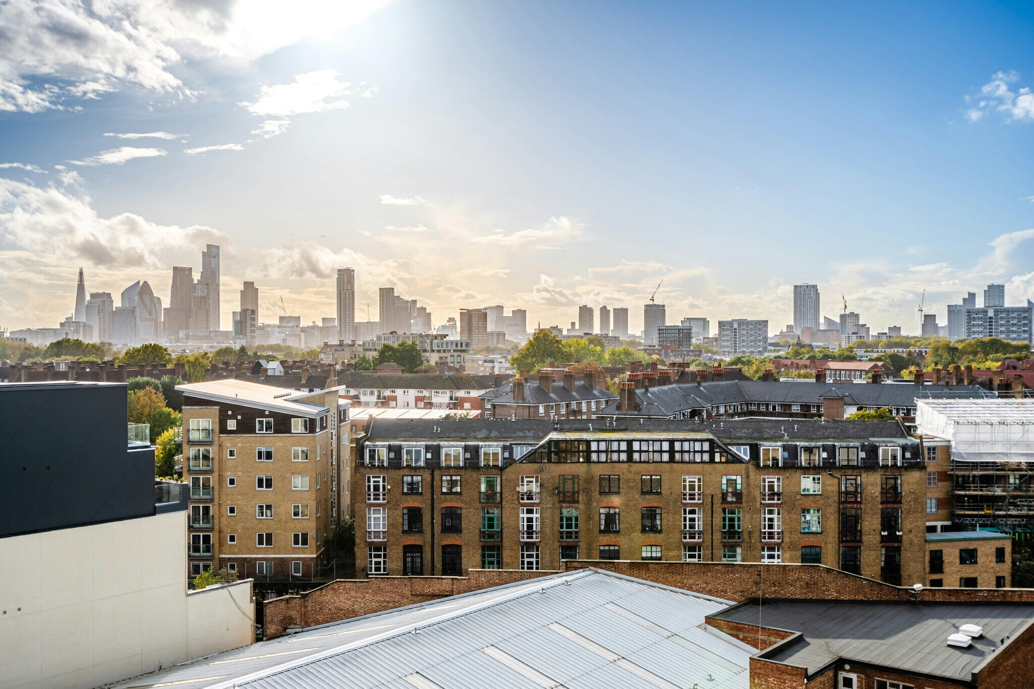 8 Andrews Rd, Londres à louer Photo du bâtiment- Image 1 de 9