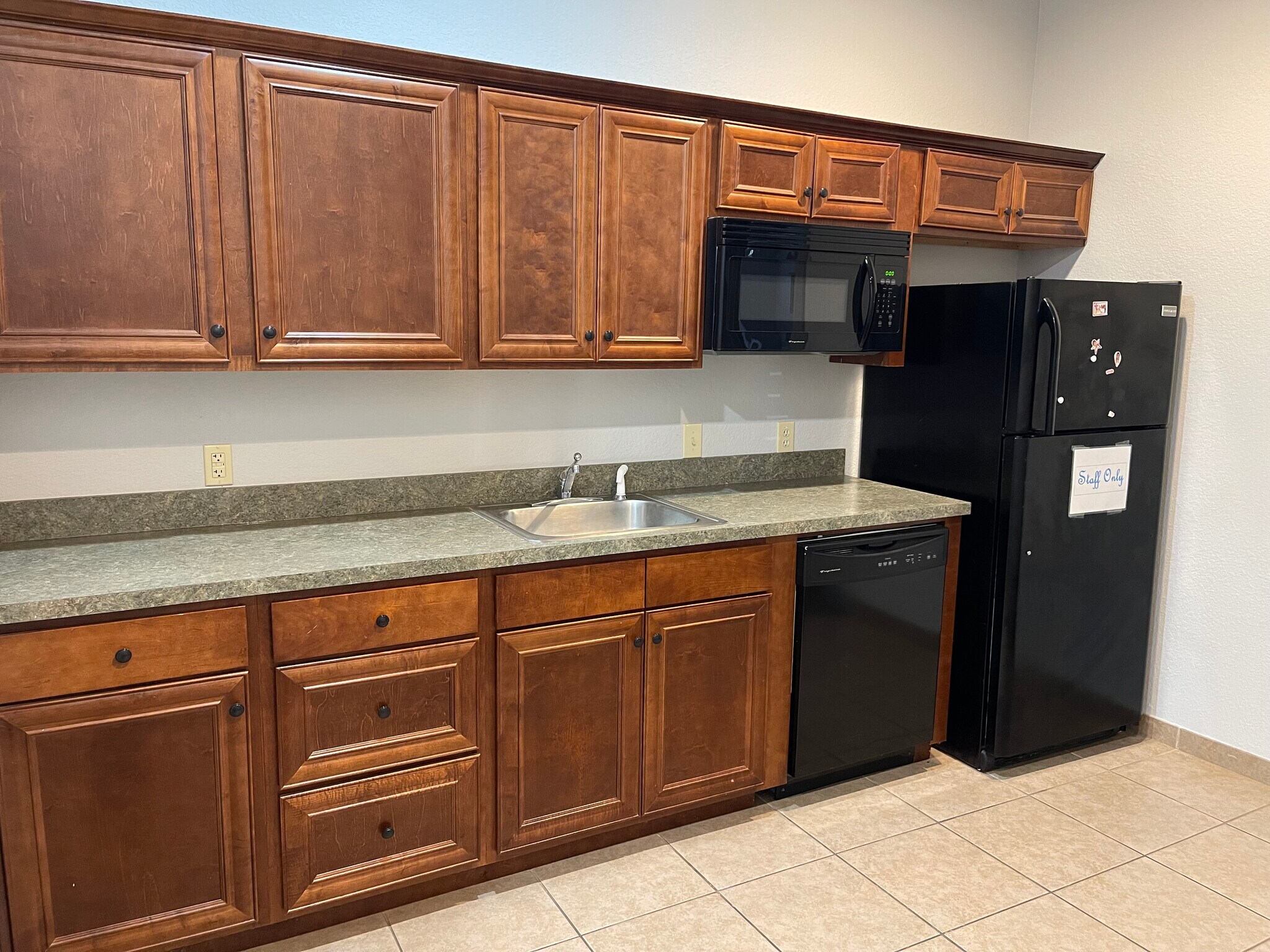 1314 NW John Jones Dr, Burleson, TX for lease Interior Photo- Image 1 of 4