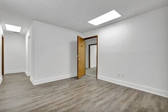 3721 W Michigan Ave, Lansing, MI à louer Photo intérieure- Image 1 de 7