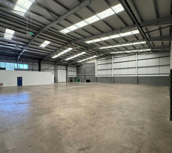 Warrington Rd, Runcorn à louer - Photo du bâtiment - Image 3 de 16