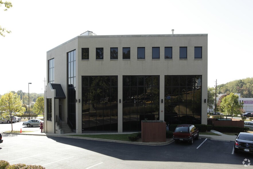 1700 Old Bluegrass Ave, Louisville, KY à louer - Photo du bâtiment - Image 2 de 17