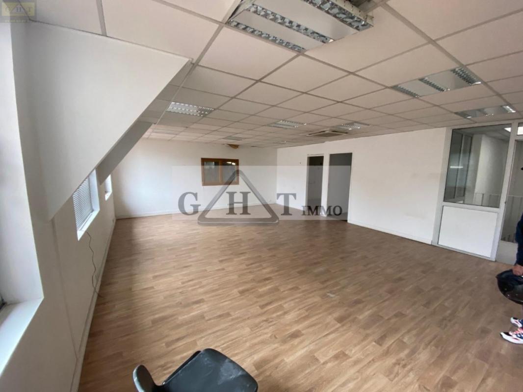 Industrial in Maisons-Alfort for sale Interior Photo- Image 1 of 2