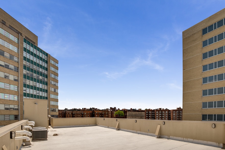 9717 64th Rd, Rego Park, NY for lease - Building Photo - Image 3 of 12