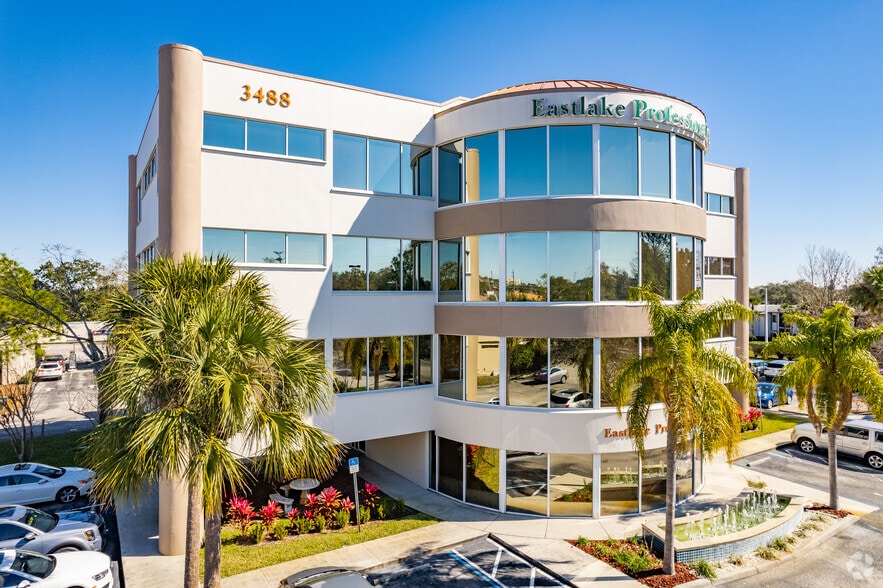 3488 East Lake Rd, Palm Harbor, FL à louer - Photo du bâtiment - Image 2 de 6