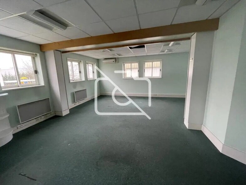 Bureau dans Bondoufle à louer - Photo du bâtiment - Image 3 de 4