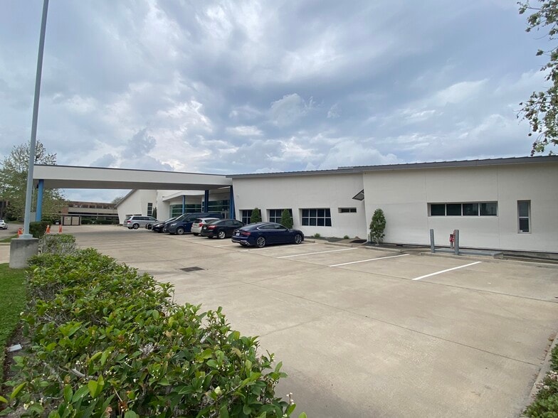 2620 Tanglewilde St, Houston, TX à louer - Photo du bâtiment - Image 2 de 16