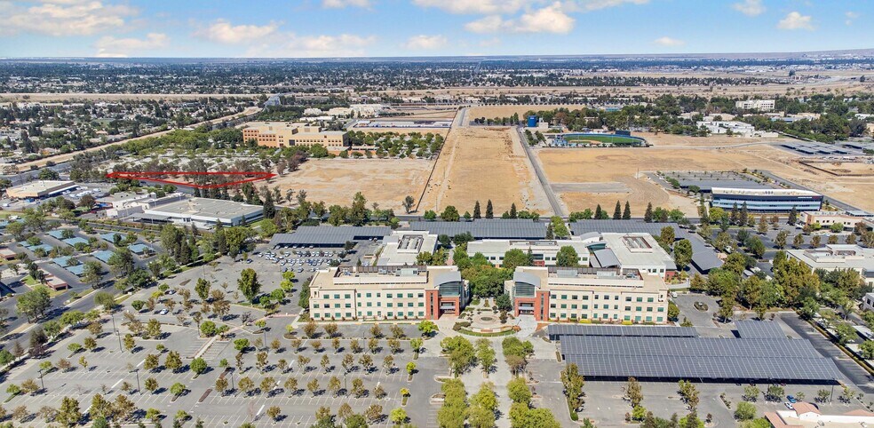 9916 Camino Media, Bakersfield, CA for lease - Primary Photo - Image 1 of 5