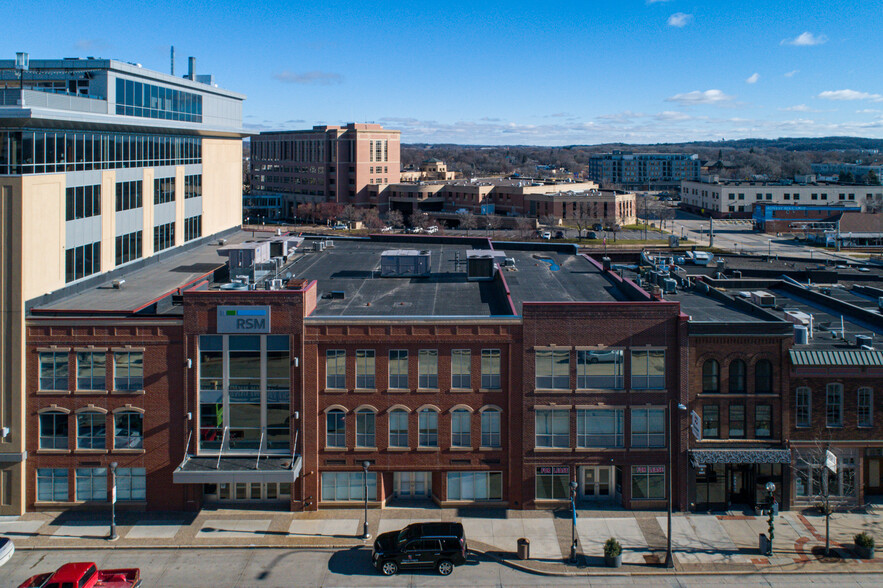 310 Broadway Ave S, Rochester, MN à louer - Photo principale - Image 1 de 10