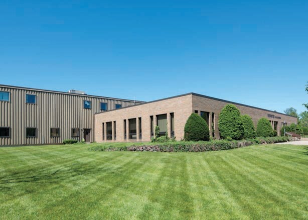 67 Pacella Park Dr, Randolph, MA à louer - Photo du bâtiment - Image 2 de 4