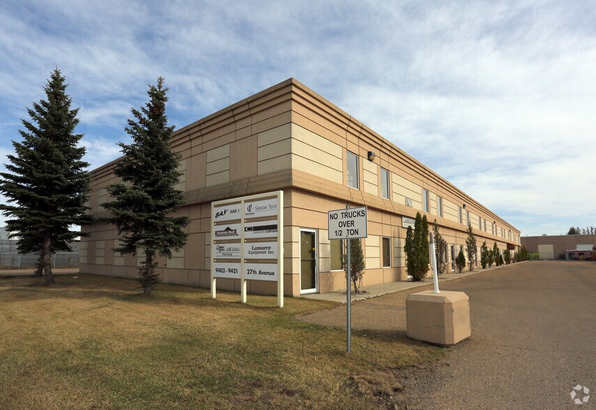 9407 27 Av NW, Edmonton, AB à louer - Photo principale - Image 1 de 3