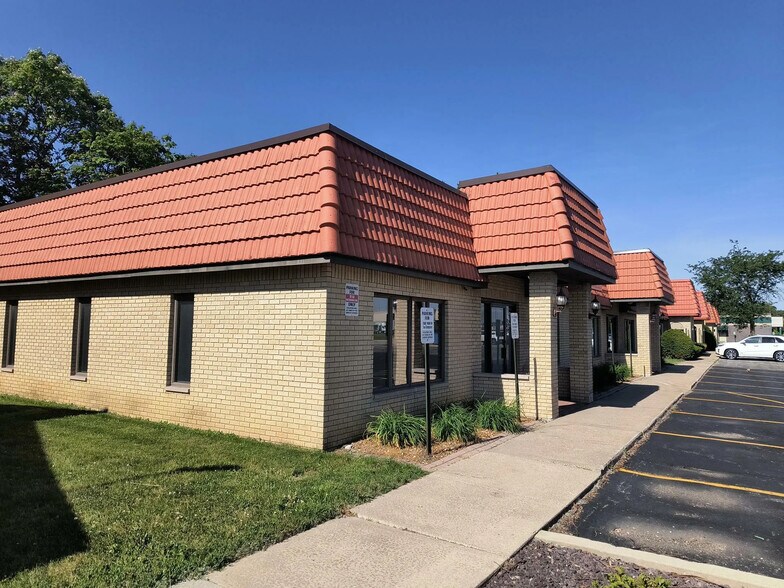 910 Richard Rd, Dyer, IN à vendre - Photo du bâtiment - Image 2 de 11