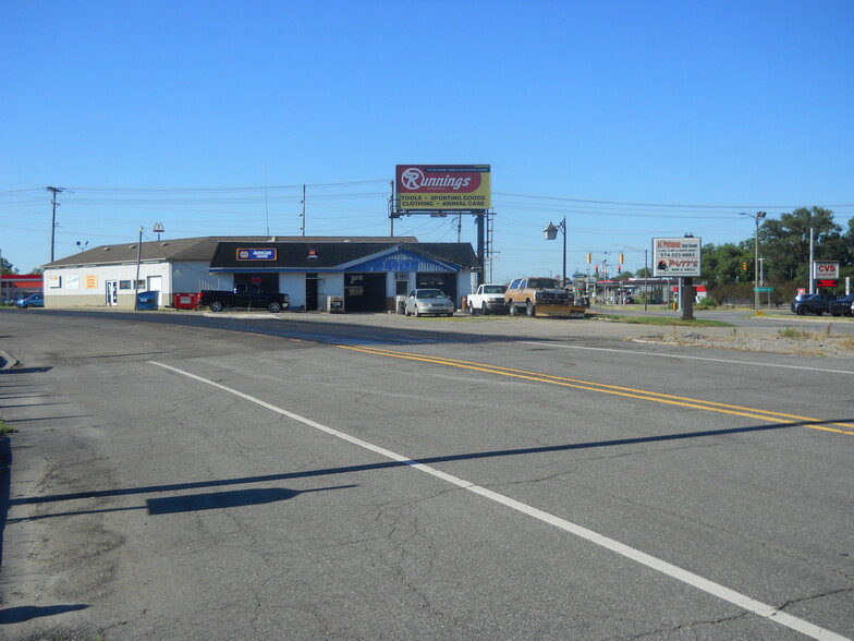 1722 Main Hwy, Rochester, IN for sale - Primary Photo - Image 1 of 1