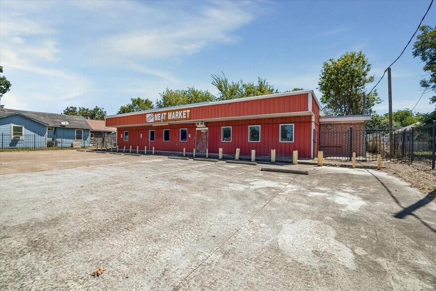 2206 Lockwood Dr, Houston, TX à vendre - Photo du bâtiment - Image 3 de 8